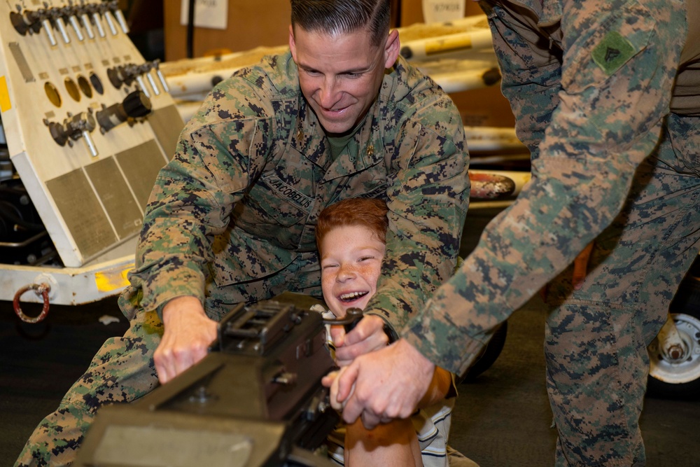 15th MEU static weapon display