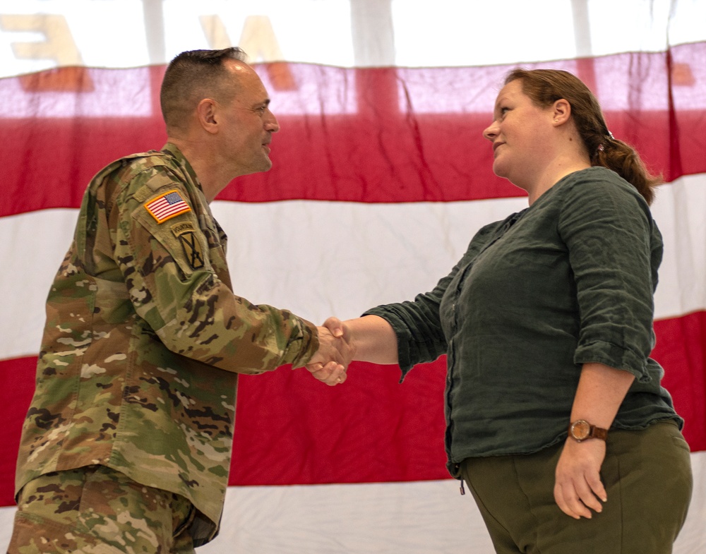 USTRANSCOM DCOM recognizes 598th Transportation Brigade’s stellar performers