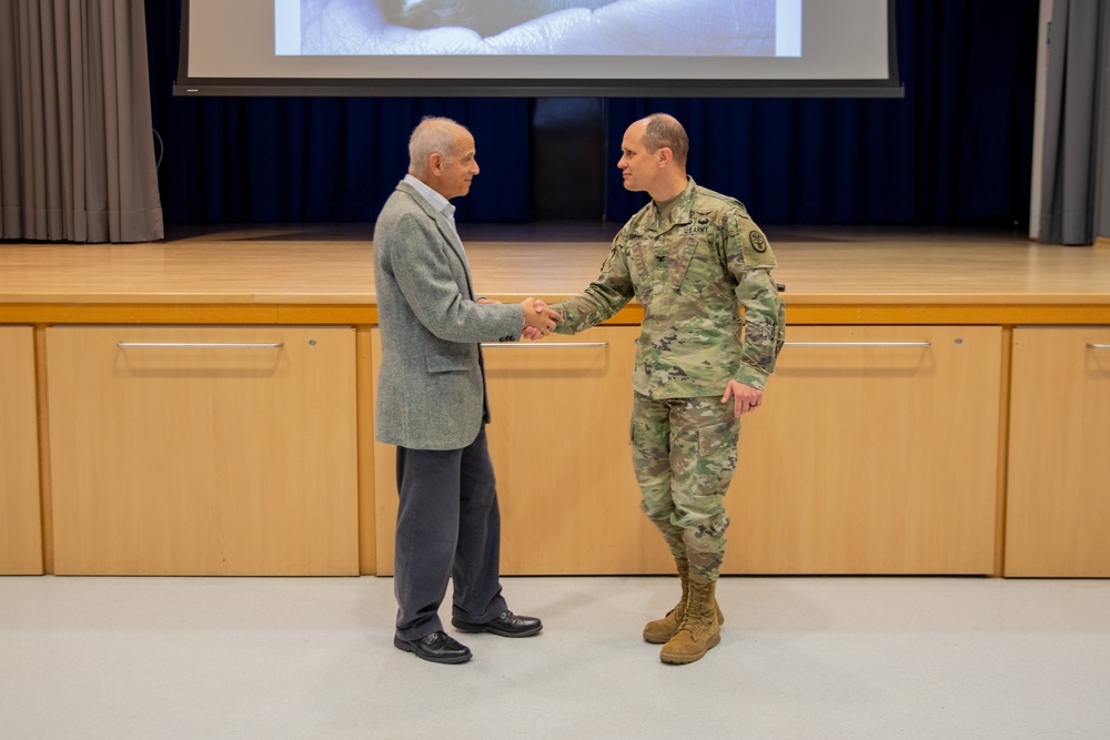 Retired Major General David Rubenstein Visits LRMC