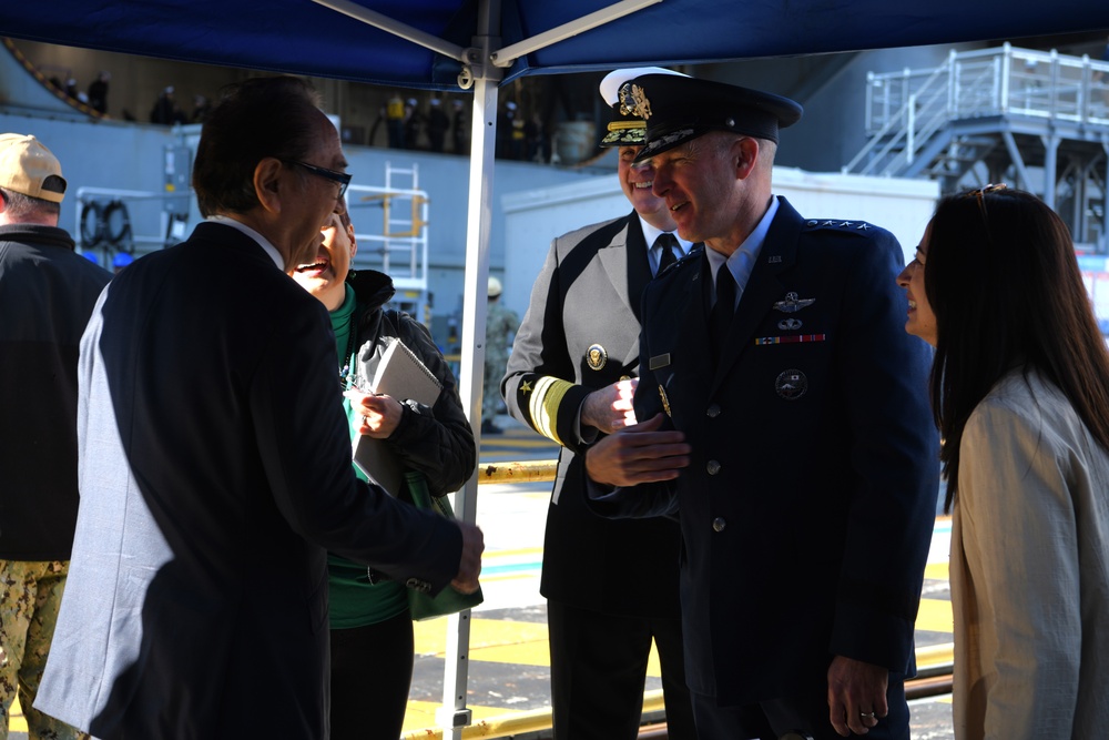 USS George Washington arrives at Yokosuka