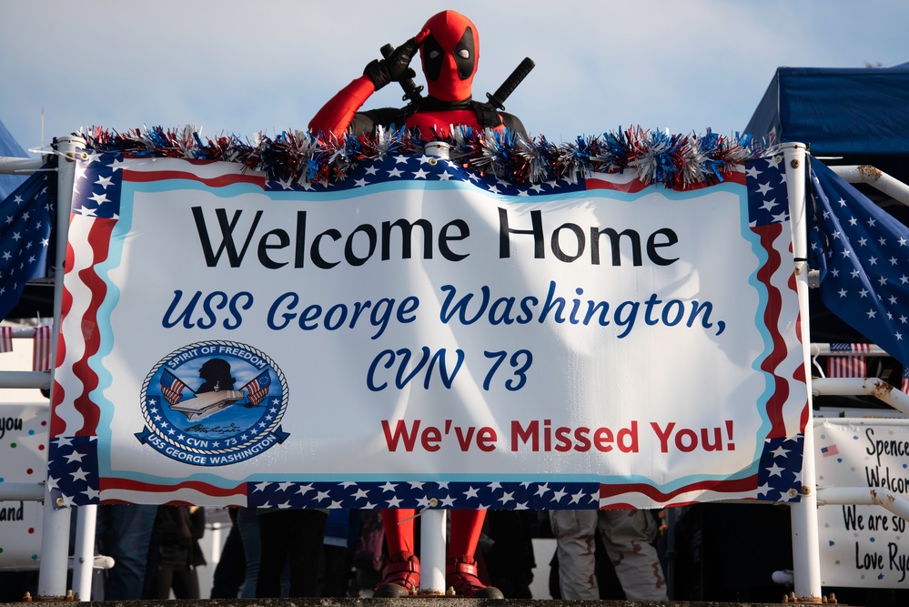 USS George Washington Arrives at CFAY