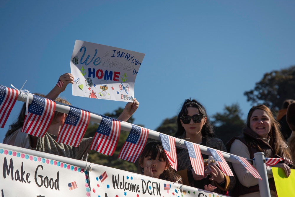 USS George Washington Arrives at CFAY