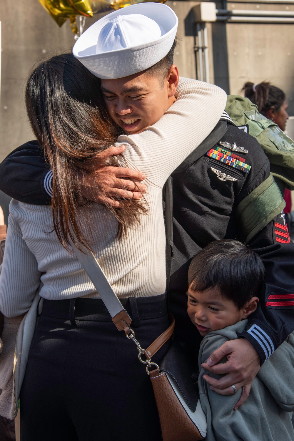 USS George Washington Arrives at CFAY