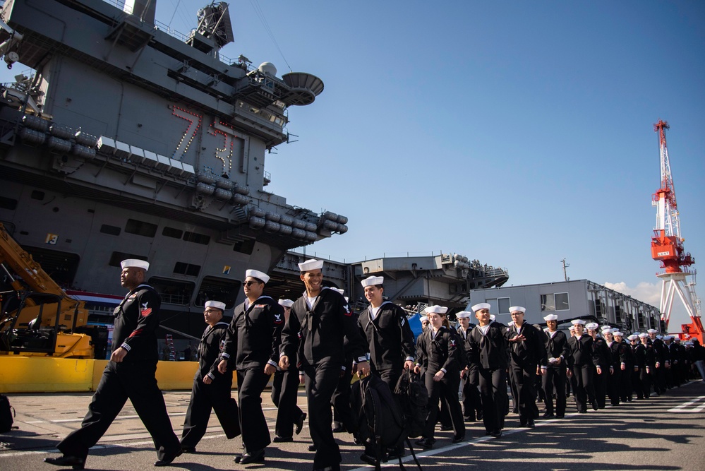 USS George Washington Arrives at CFAY