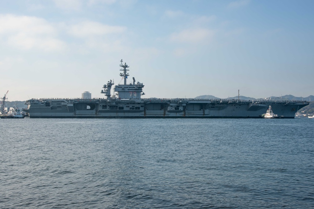 USS George Washington Arrives at CFAY