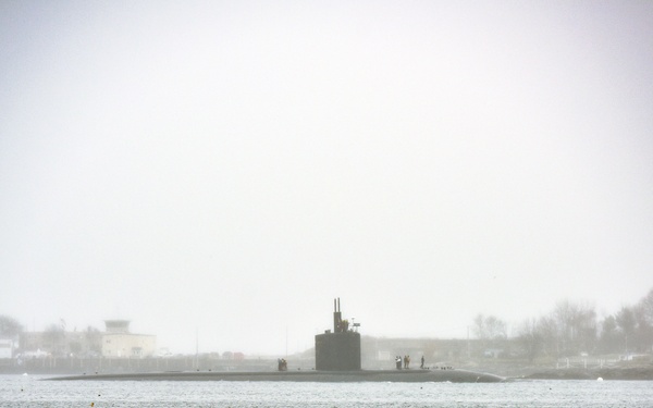 USS Hampton (SSN 767) Arrives at Portsmouth Naval Shipyard