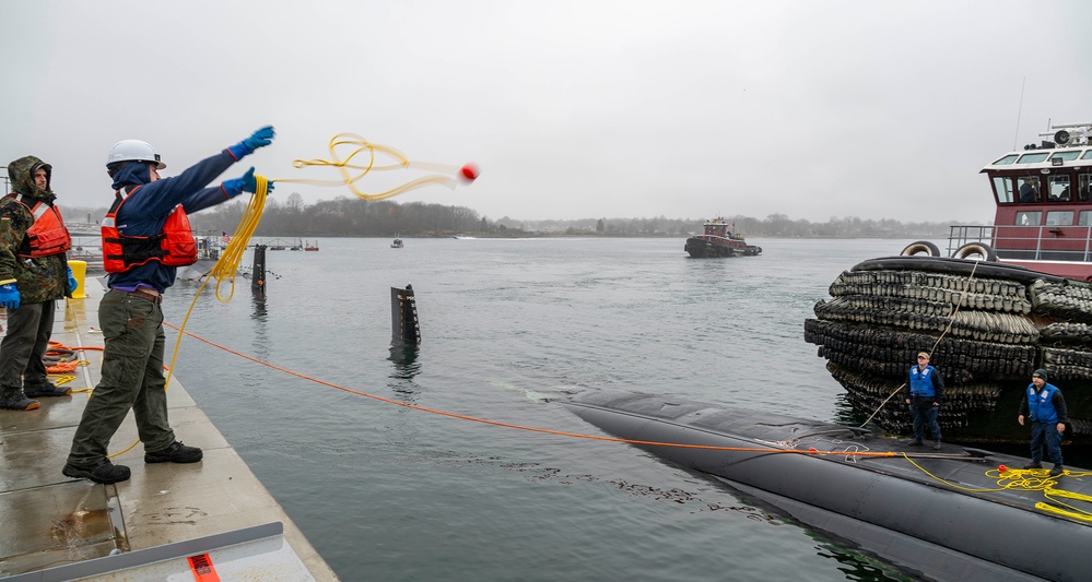 USS Hampton (SSN 767) Arrives at Portsmouth Naval Shipyard