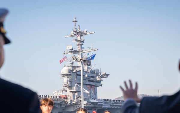 George Washington returns to Yokosuka