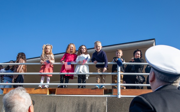 George Washington returns to Yokosuka