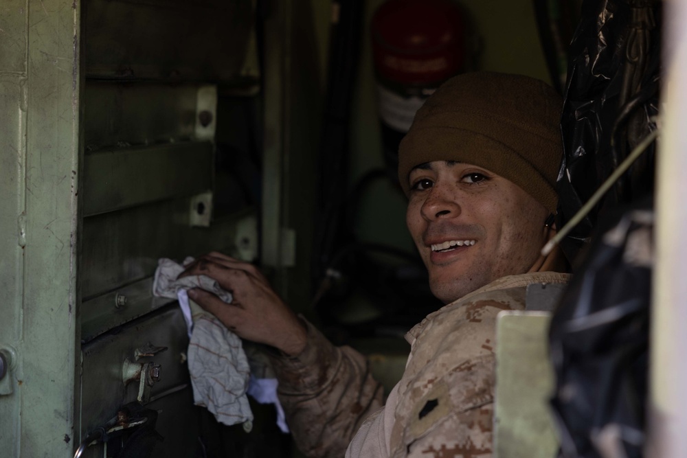 24th MEU (SOC) Conducts AG Washdown