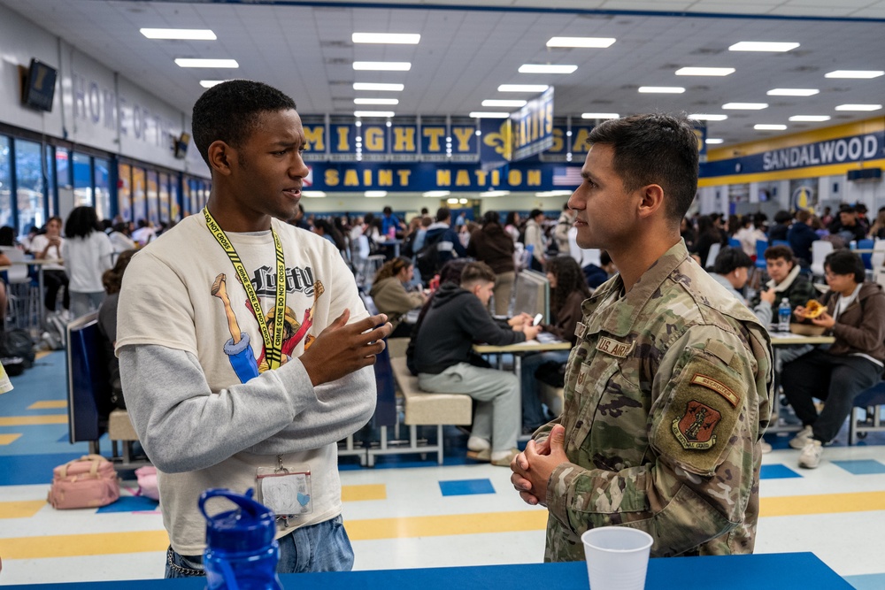 Lunchtime Recruiting: Air Guard Talks Careers at Sandalwood High