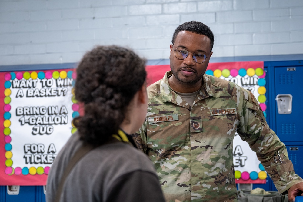 Lunchtime Recruiting: Air Guard Talks Careers at Sandalwood High