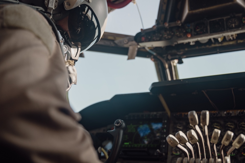 U.S. B-52 Stratofortress flies with allies over CENTCOM