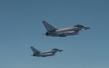 U.S. B-52 Stratofortress flies with allies over CENTCOM