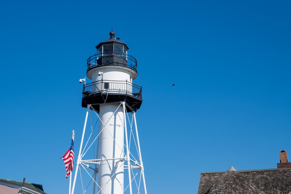 Coast Guard Member Engages with Students on Coney Island Lighthouse History