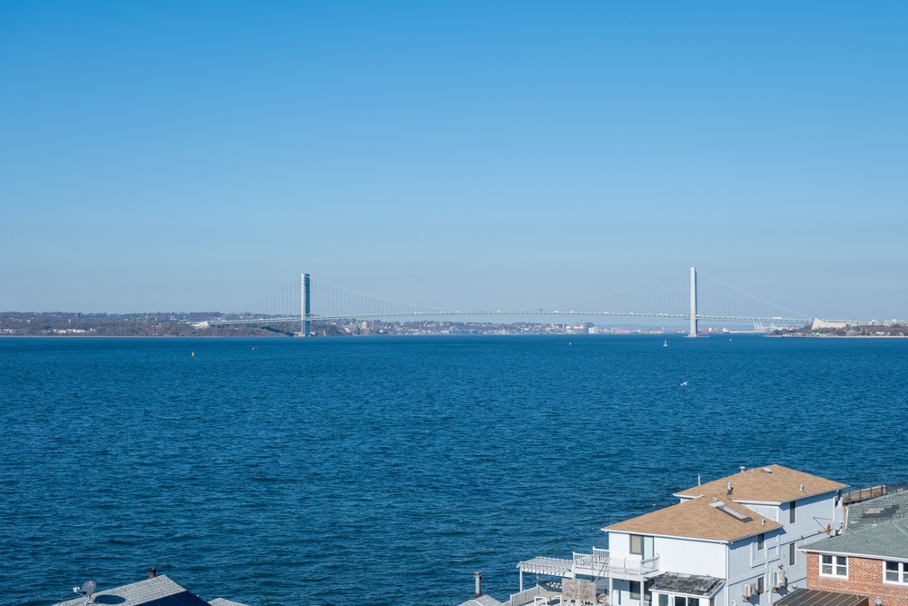 Coast Guard Member Engages with Students on Coney Island Lighthouse History