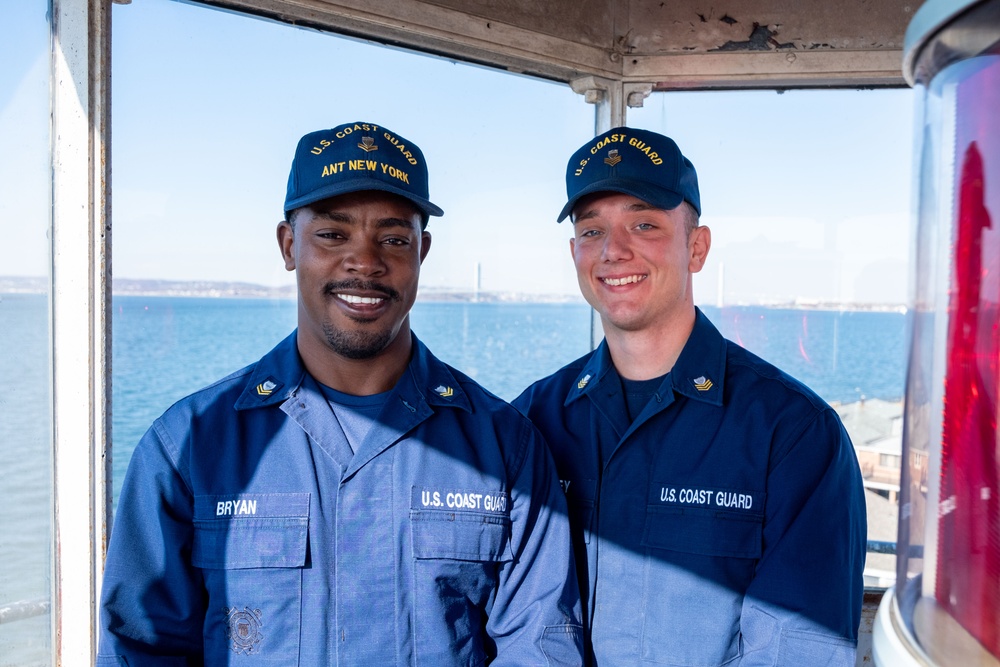 Coast Guard Member Engages with Students on Coney Island Lighthouse History