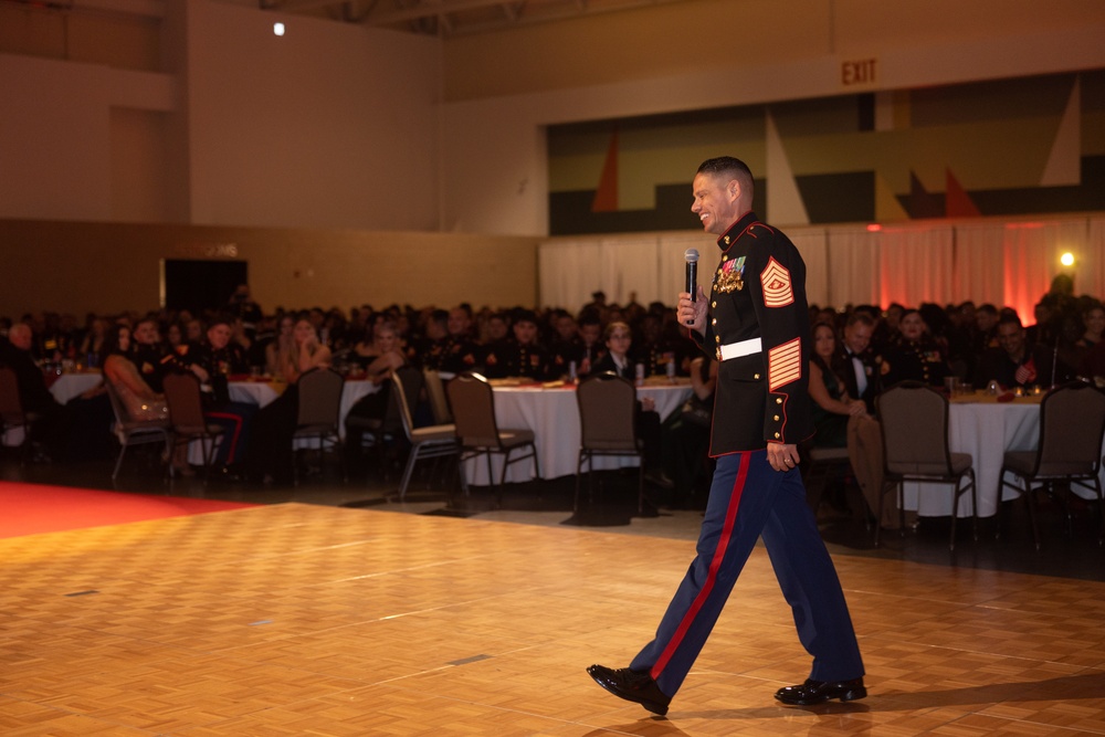 Sgt. Maj. Ruiz Visits 2nd CRR 249th Birthday Ball