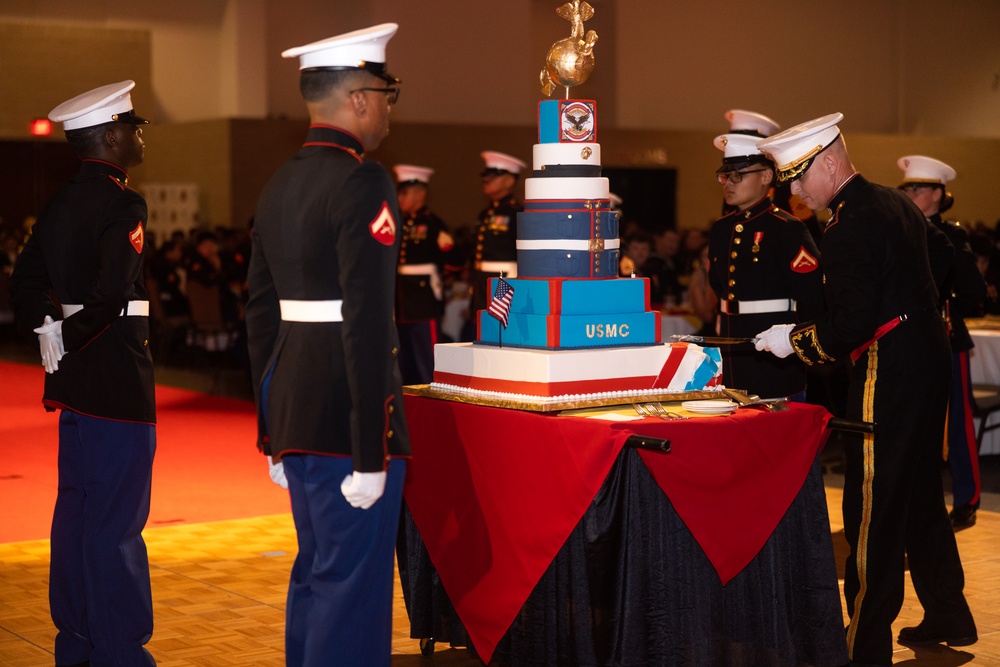 Sgt. Maj. Ruiz Visits 2nd CRR 249th Birthday Ball