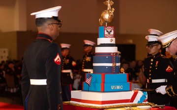 Sgt. Maj. Ruiz Visits 2nd CRR 249th Birthday Ball