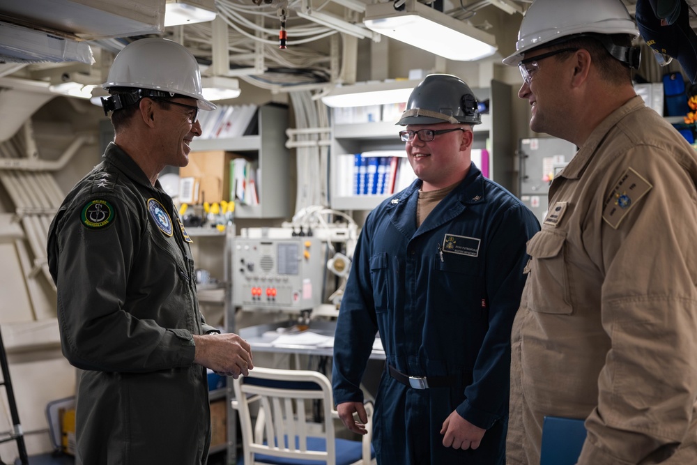 USFF Deputy Commander Visits USS Delbert D. Black (DDG 119)