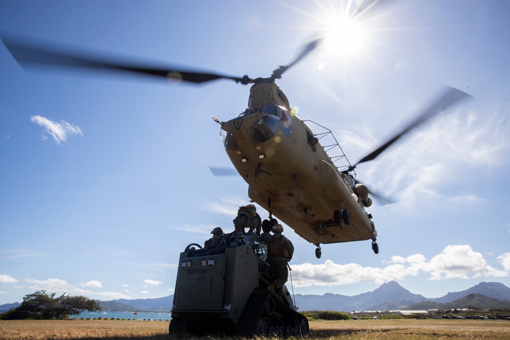 It's a TRAP: CLC-33 conducts external lift operations with 3-25 GSAB