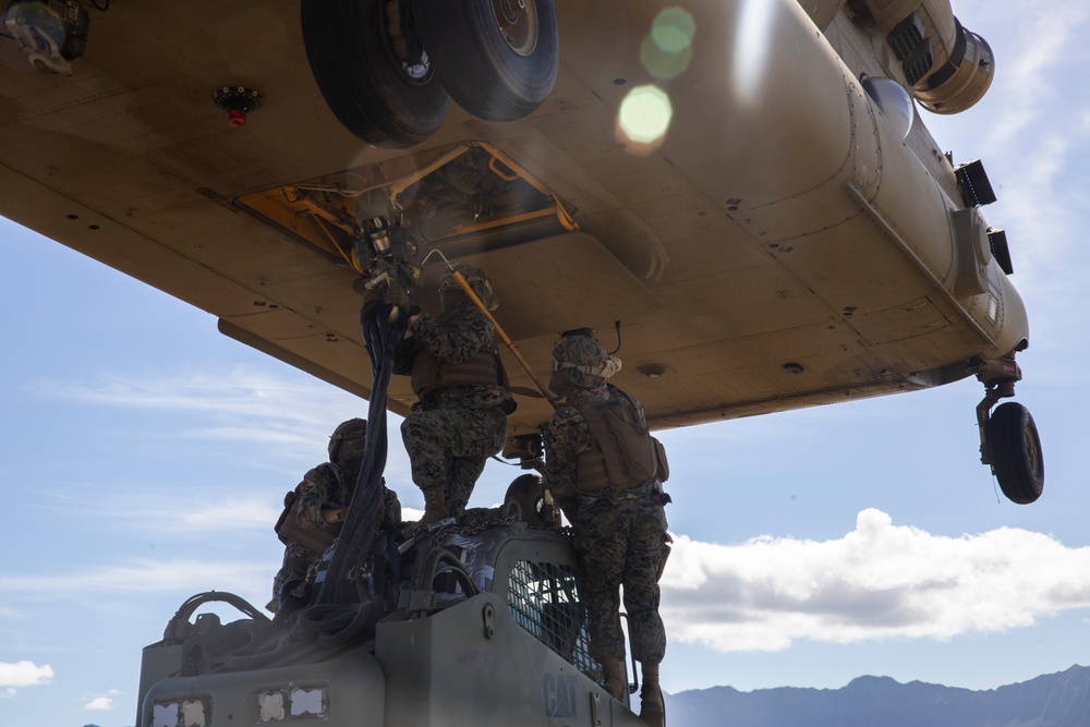 It's a TRAP: CLC-33 conducts external lift operations with 3-25 GSAB