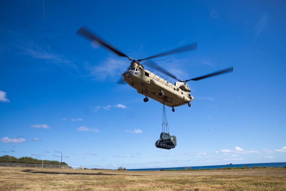 It's a TRAP: CLC-33 conducts external lift operations with 3-25 GSAB