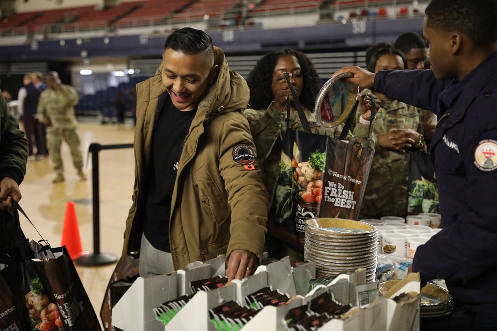 Operation Homefront’s Holiday Meals for D.C. National Guard Families