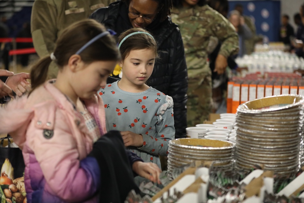 Operation Homefront’s Holiday Meals for D.C. National Guard Families