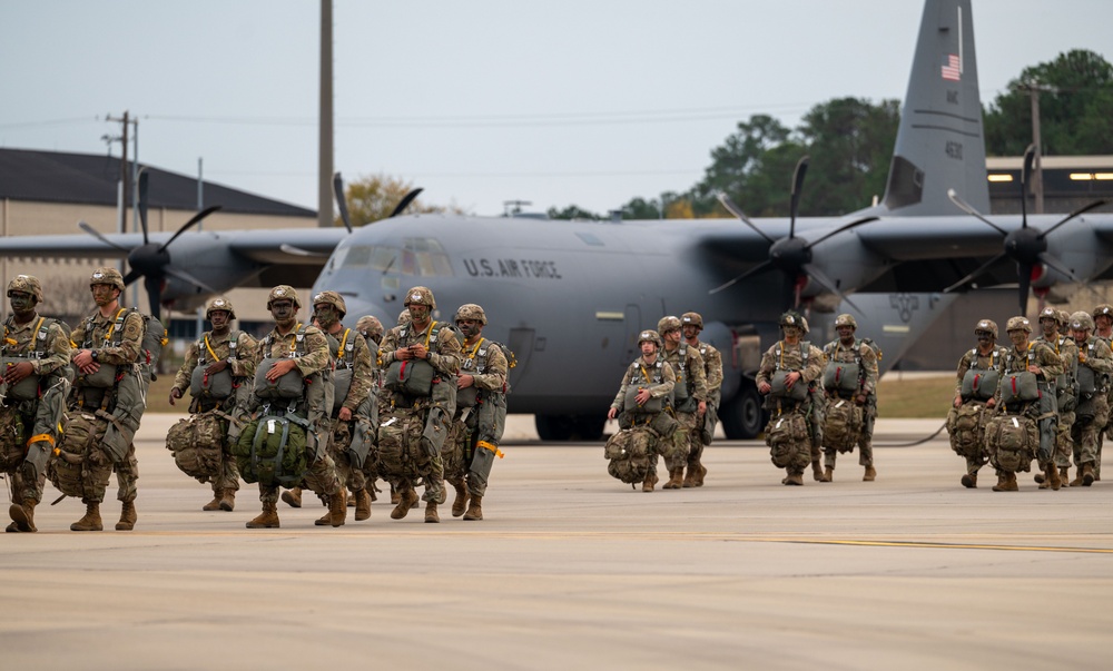 16th AS displays airlift power during BMTW