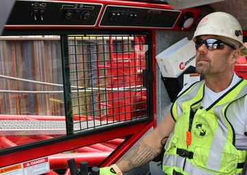 New Crane Barge, Fountain City Service Base