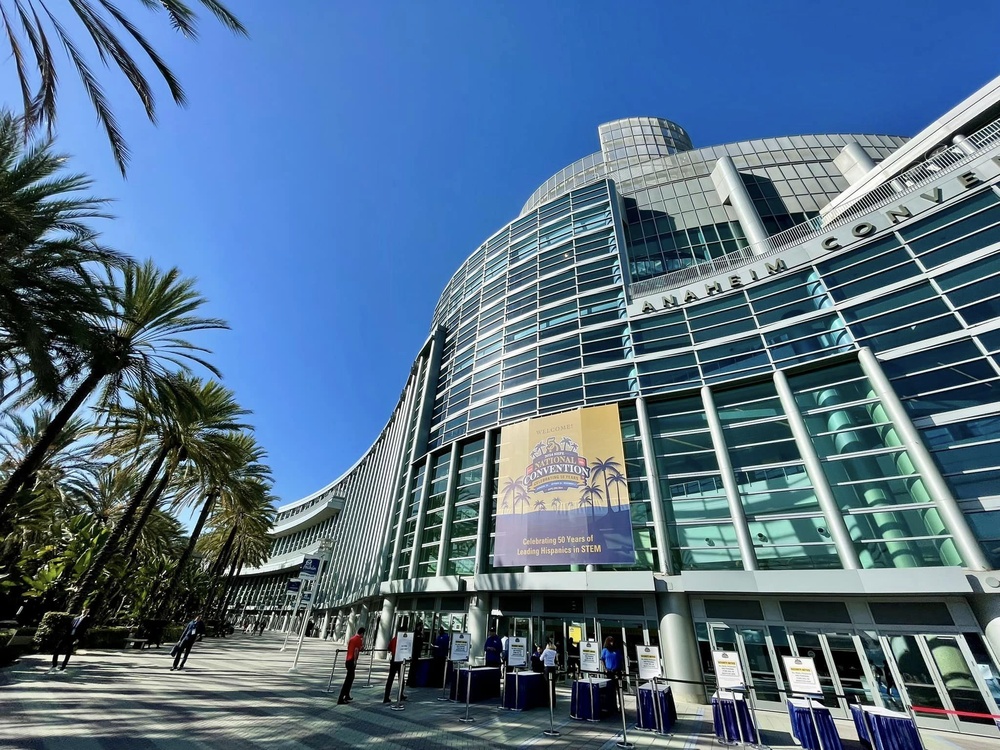 USACE hiring managers reach out to new talent at SHPE National Convention