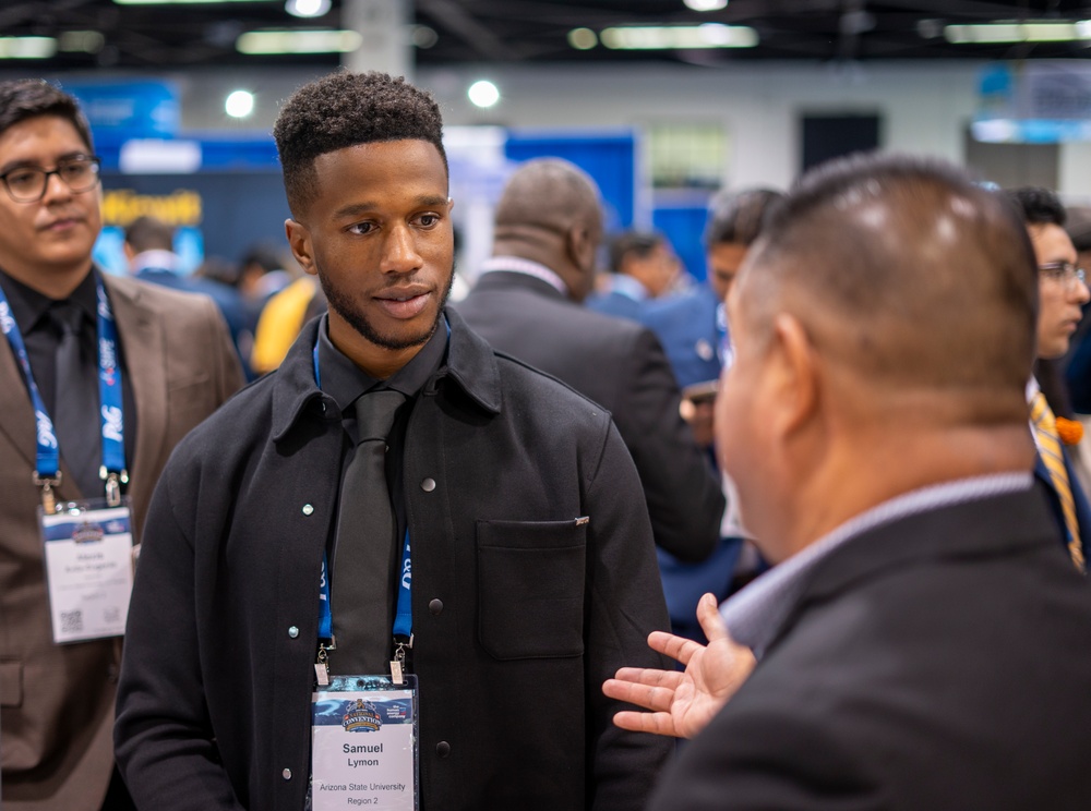 USACE hiring managers reach out to new talent at SHPE National Convention