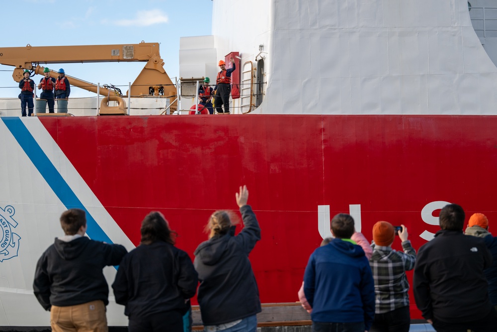 Coast Guard Cutter Polar Star (WAGB 10) departs Seattle