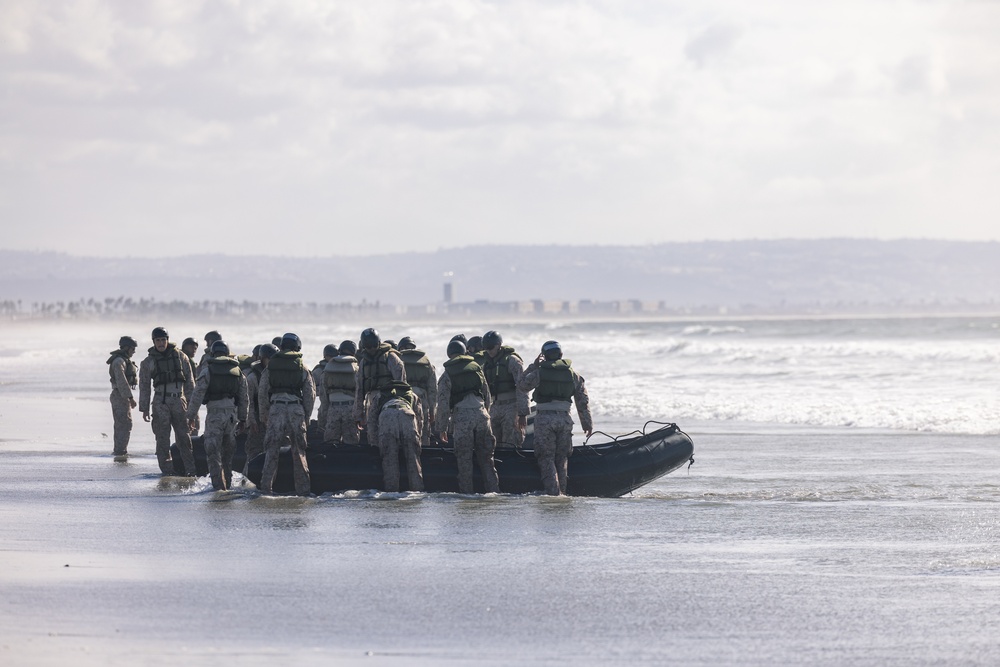 1st Bn., 7th Marines participates in infantry company small boat raid course