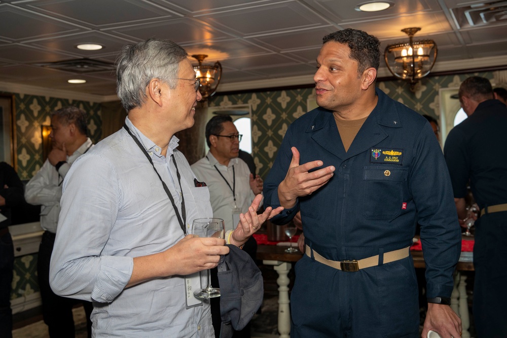 The Honorable Edgard Kagan, U.S. Ambassador to Malaysia, and U.S. Embassy to Malaysia dignitaries visit USS Abraham Lincoln