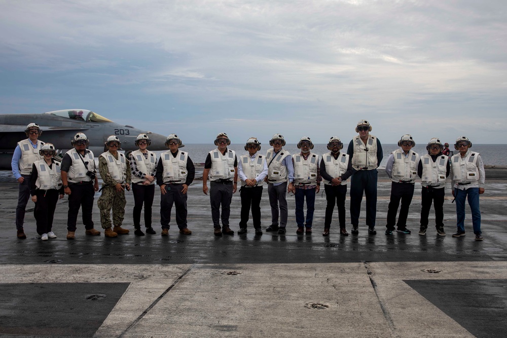 The Honorable Edgard Kagan, U.S. Ambassador to Malaysia, and U.S. Embassy to Malaysia dignitaries visit USS Abraham Lincoln