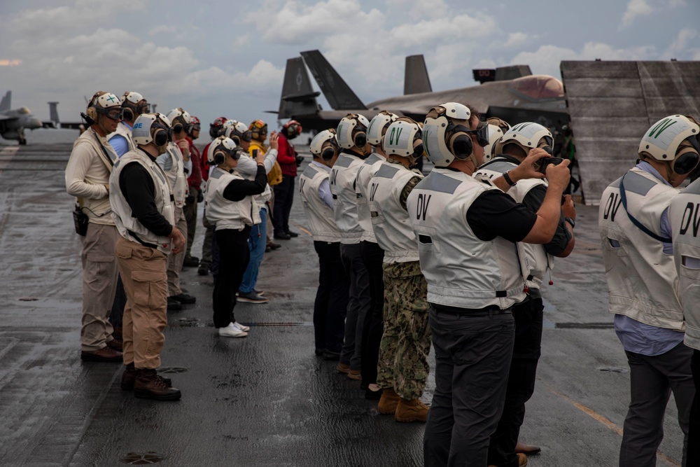 The Honorable Edgard Kagan, U.S. Ambassador to Malaysia, and U.S. Embassy to Malaysia dignitaries visit USS Abraham Lincoln