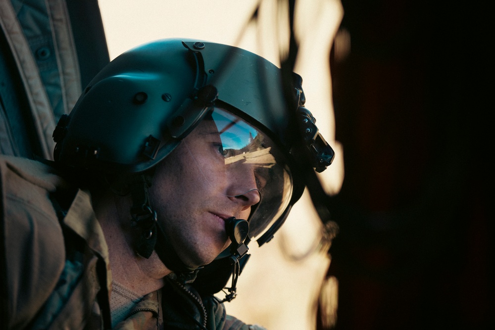 Washington National Guard aviators support U.S. Navy during Growler crew recovery near Mount Rainier