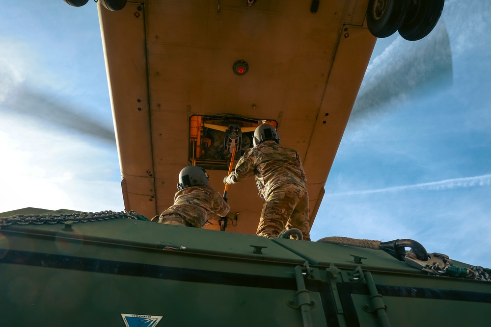 Washington National Guard aviators support U.S. Navy during Growler crew recovery near Mount Rainier