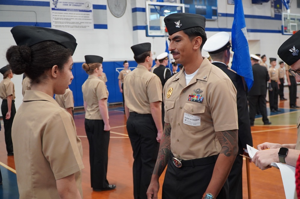 NWS Yorktown Sailors volunteer at York High School during annual NJROTC event