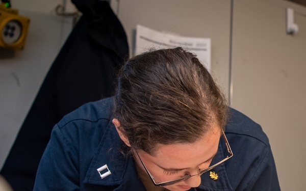 USS Ronald Reagan (CVN 76) Sailors participate in CPR training and certification