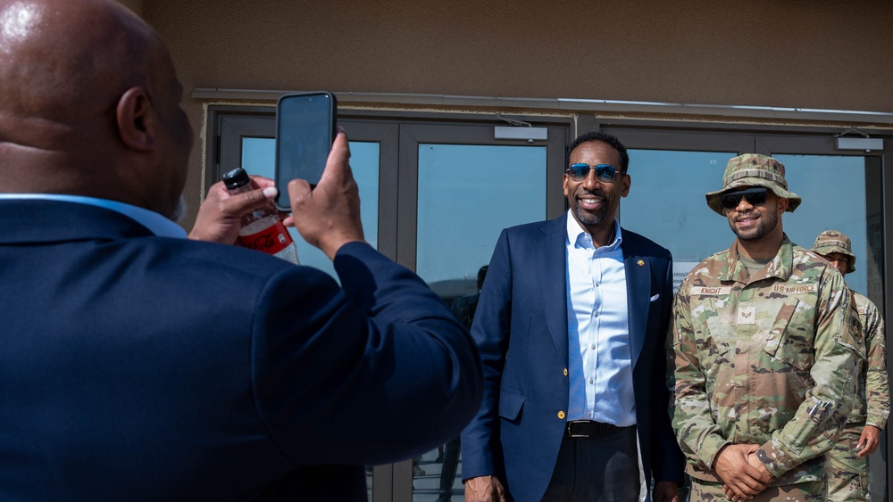 U.S. mayors visit deployed Airmen