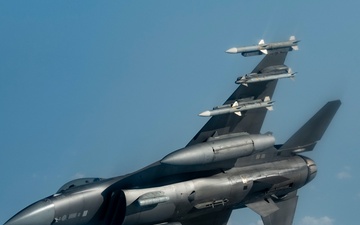 F-16s conduct patrols over CENTCOM