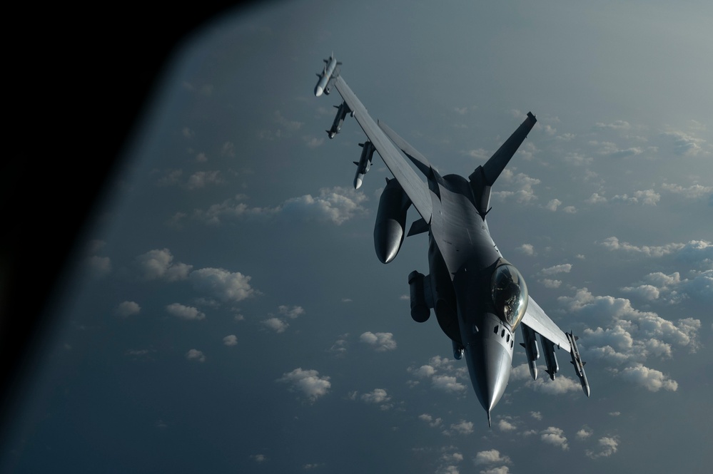 F-16s conduct patrols over CENTCOM