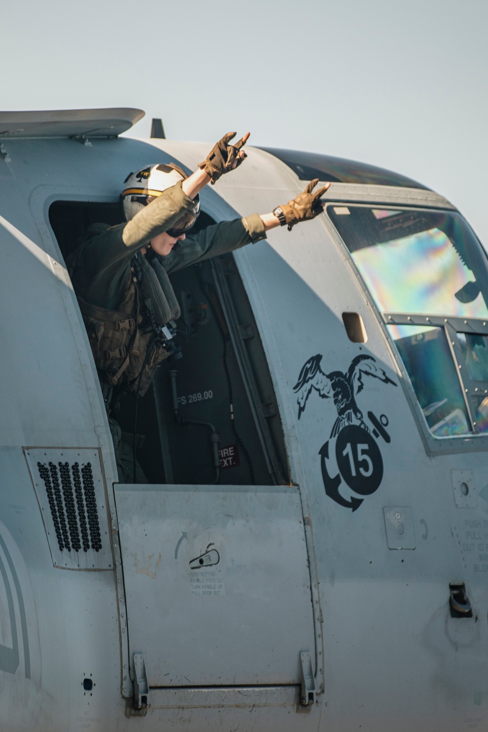 VMM-165 (Rein.) Offloads Marines, Aircraft From USS Boxer