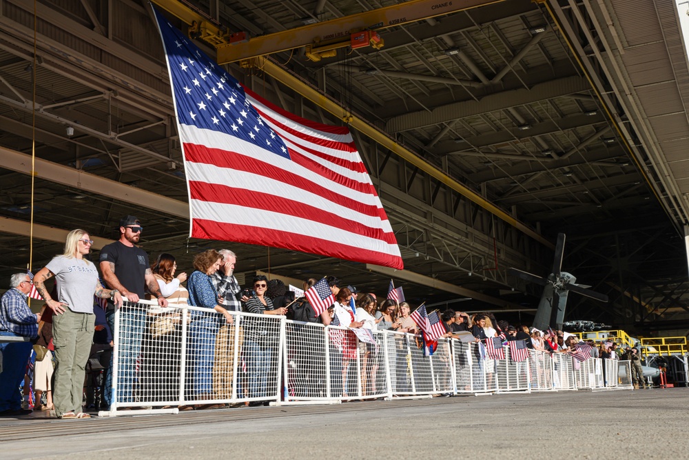 VMM-165 (Rein.) Arrives Home From Deployment