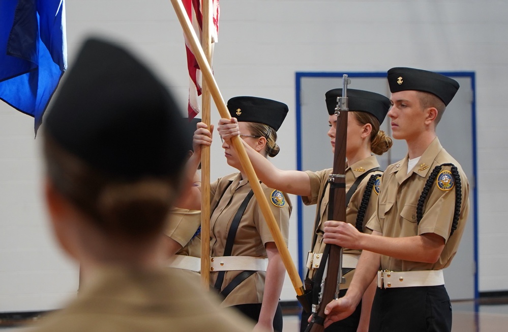 NWS Yorktown Sailors volunteer at York High School during annual NJROTC event