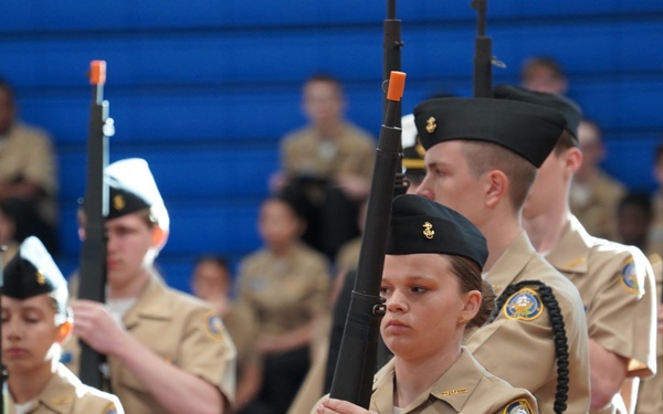 NWS Yorktown Sailors volunteer at York High School during annual NJROTC event